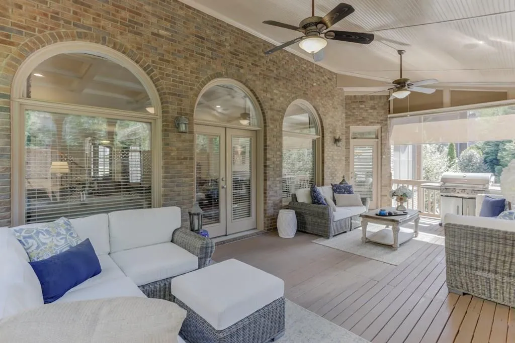 875 Glengate Place, Sandy Springs, Georgia 30328, 6 Bedrooms Bedrooms, ,6 BathroomsBathrooms,Residential,Sold,875 Glengate Place,5994126