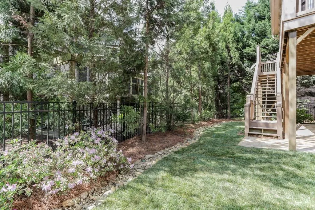 875 Glengate Place, Sandy Springs, Georgia 30328, 6 Bedrooms Bedrooms, ,6 BathroomsBathrooms,Residential,Sold,875 Glengate Place,5994126