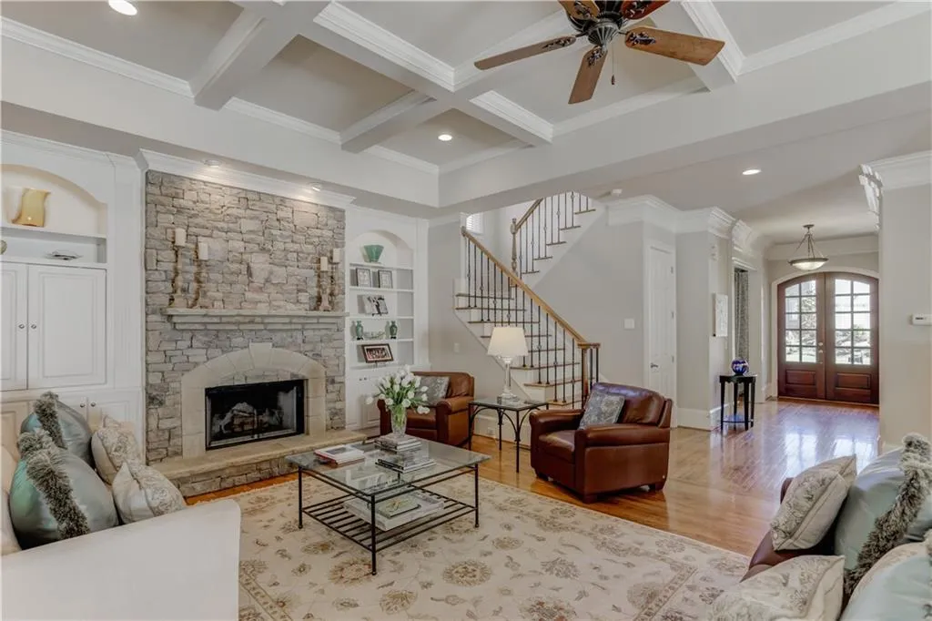 875 Glengate Place, Sandy Springs, Georgia 30328, 6 Bedrooms Bedrooms, ,6 BathroomsBathrooms,Residential,Sold,875 Glengate Place,5994126