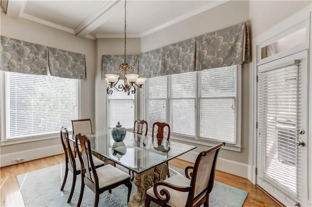 875 Glengate Place, Sandy Springs, Georgia 30328, 6 Bedrooms Bedrooms, ,6 BathroomsBathrooms,Residential,Sold,875 Glengate Place,5994126