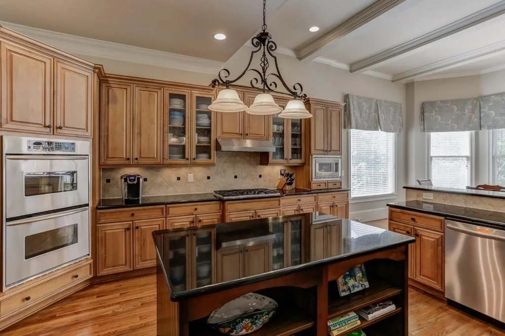 875 Glengate Place, Sandy Springs, Georgia 30328, 6 Bedrooms Bedrooms, ,6 BathroomsBathrooms,Residential,Sold,875 Glengate Place,5994126