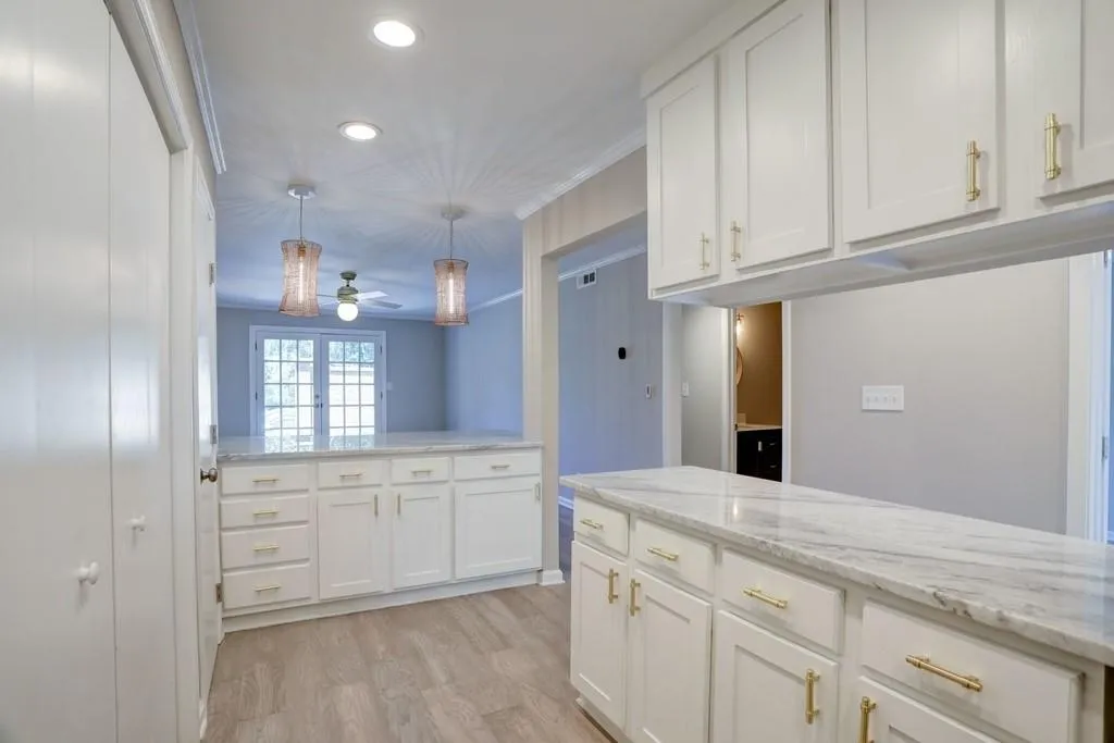 5400 Roswell Road Unit P8, Atlanta, Georgia 30342, 2 Bedrooms Bedrooms, ,1 BathroomBathrooms,Residential,Sold,5400 Roswell Road Unit P8,6552857