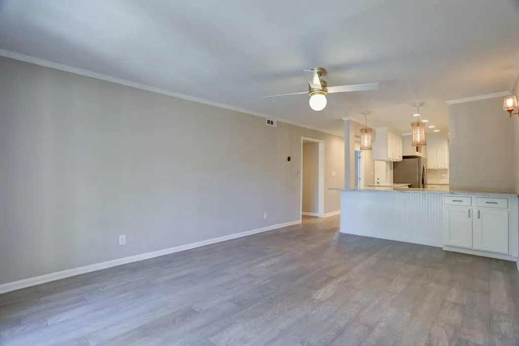 5400 Roswell Road Unit P8, Atlanta, Georgia 30342, 2 Bedrooms Bedrooms, ,1 BathroomBathrooms,Residential,Sold,5400 Roswell Road Unit P8,6552857