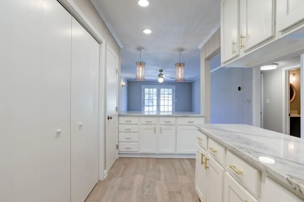 5400 Roswell Road Unit P8, Atlanta, Georgia 30342, 2 Bedrooms Bedrooms, ,1 BathroomBathrooms,Residential,Sold,5400 Roswell Road Unit P8,6552857