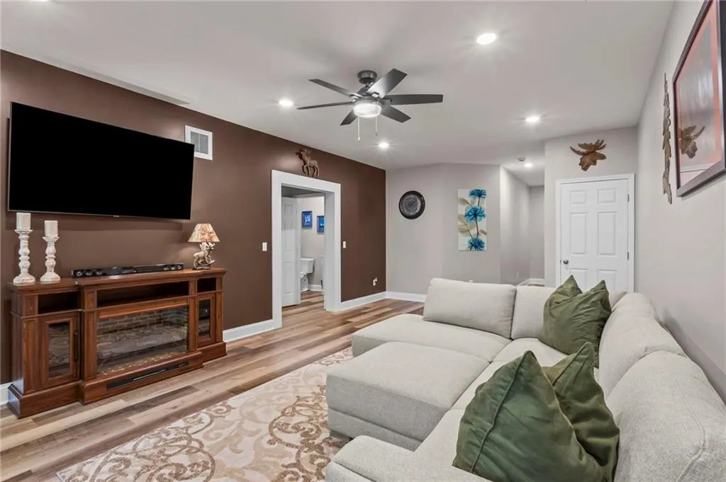 8065 Glisten Avenue, Atlanta, Georgia 30328, 4 Bedrooms Bedrooms, ,3 BathroomsBathrooms,Residential,For Sale,8065 Glisten Avenue,7751742