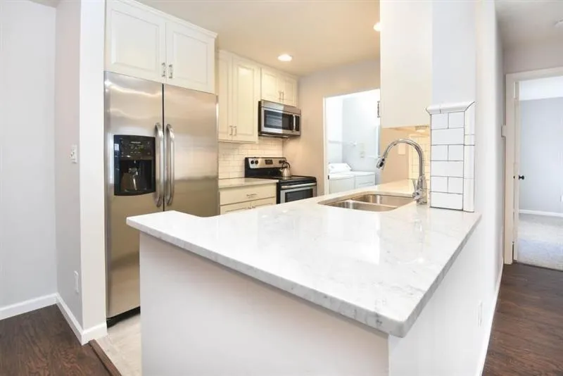 117 Granville Court, Atlanta, Georgia 30328, 2 Bedrooms Bedrooms, ,2 BathroomsBathrooms,Residential,Sold,117 Granville Court,7213031