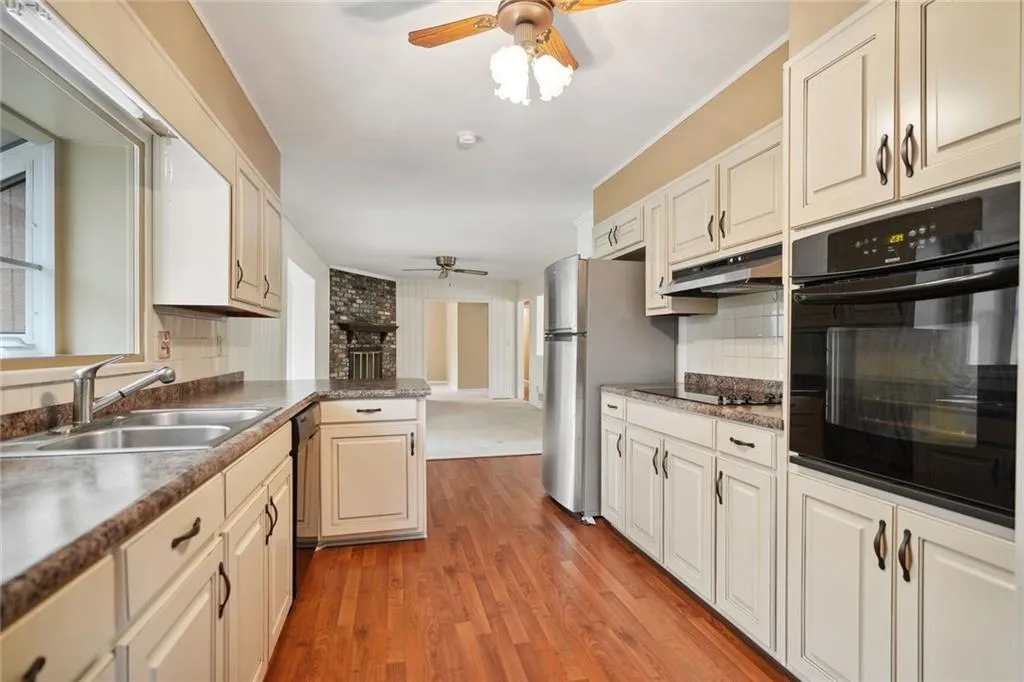 505 Gerry Lane, Sandy Springs, Georgia 30328, 3 Bedrooms Bedrooms, ,2 BathroomsBathrooms,Residential,Sold,505 Gerry Lane,7172621