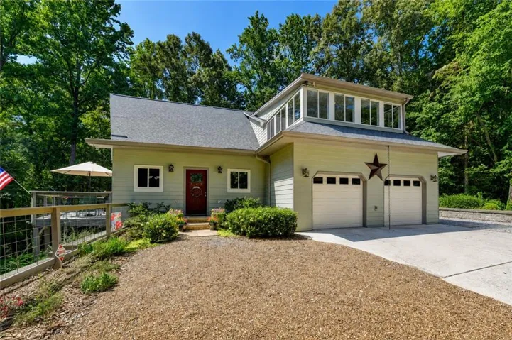 6173 Pine Circle, Flowery Branch, Georgia 30542