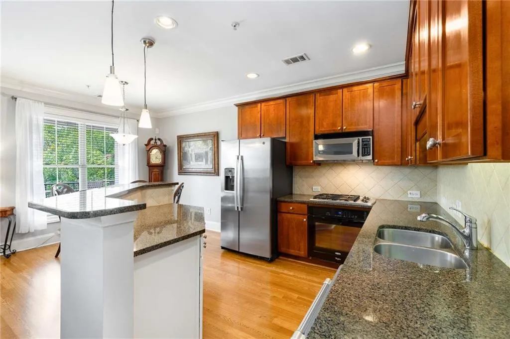 193 Le Gran Court, Atlanta, Georgia 30328, 3 Bedrooms Bedrooms, ,2 BathroomsBathrooms,Residential,For Sale,193 Le Gran Court,7646143