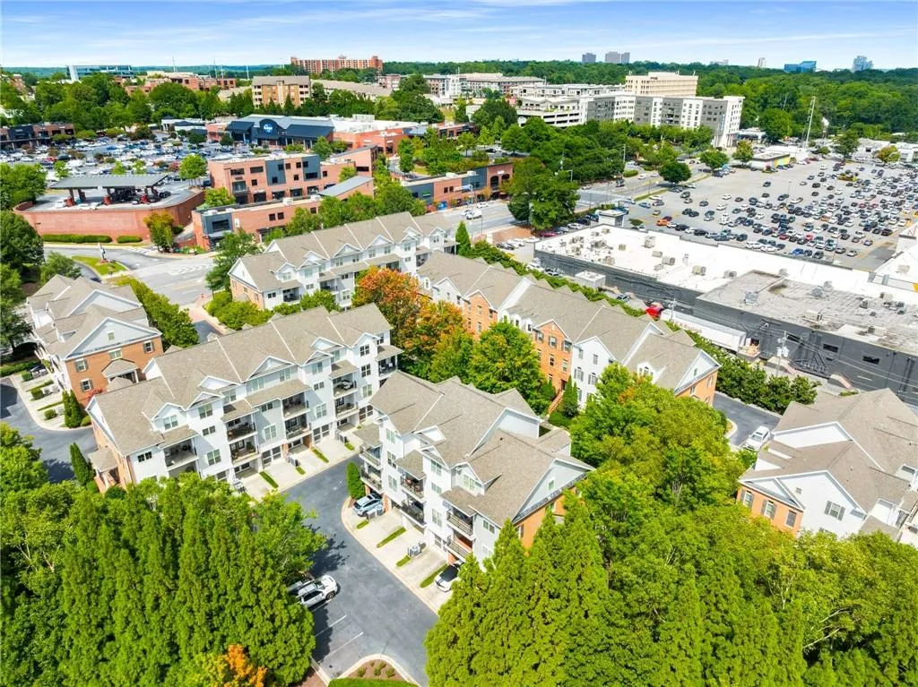 193 Le Gran Court, Atlanta, Georgia 30328, 3 Bedrooms Bedrooms, ,2 BathroomsBathrooms,Residential,For Sale,193 Le Gran Court,7646143