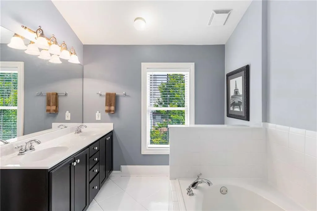 193 Le Gran Court, Atlanta, Georgia 30328, 3 Bedrooms Bedrooms, ,2 BathroomsBathrooms,Residential,For Sale,193 Le Gran Court,7646143
