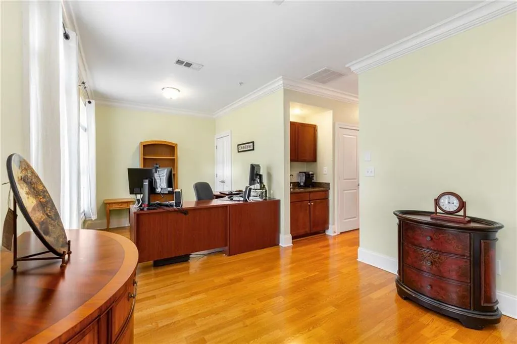 Large bonus room on the main!