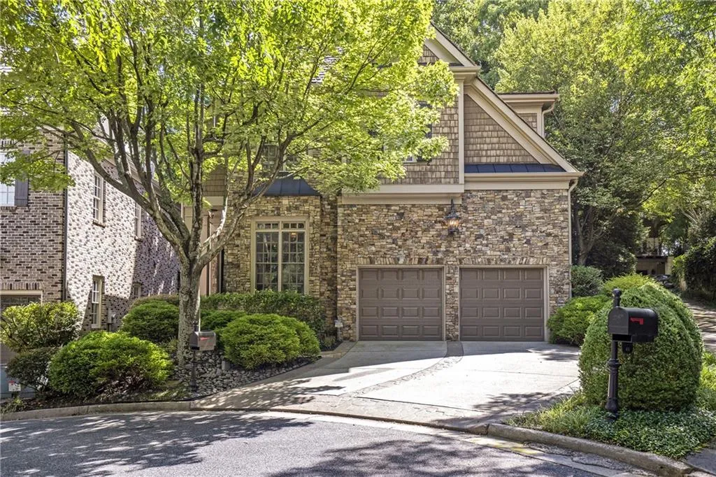44 Conifer Park Lane Ne, Atlanta, Georgia 30342, 4 Bedrooms Bedrooms, ,3 BathroomsBathrooms,Residential,For Sale,44 Conifer Park Lane Ne,7616619