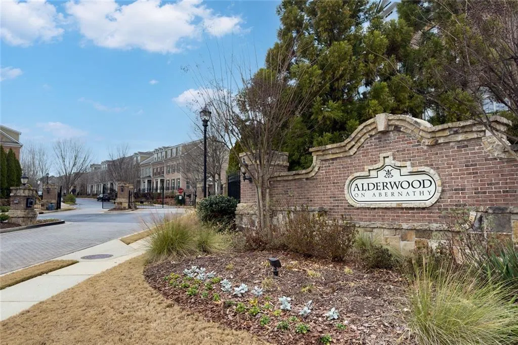 353 Alderwood Lane, Sandy Springs, Georgia 30328, 4 Bedrooms Bedrooms, ,4 BathroomsBathrooms,Residential,Sold,353 Alderwood Lane,7704661
