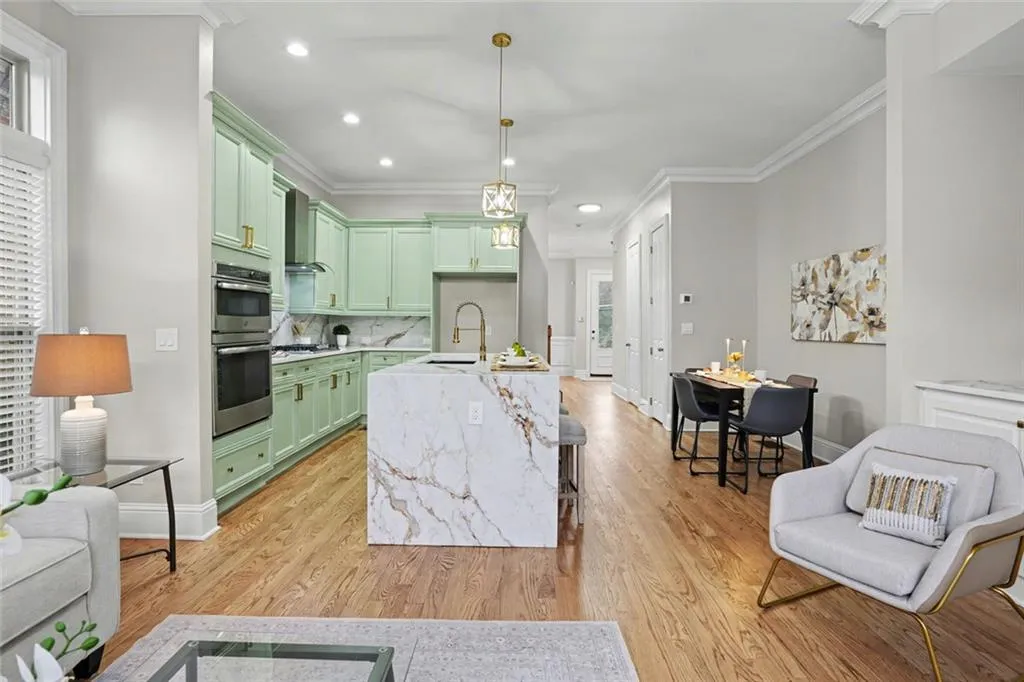 353 Alderwood Lane, Sandy Springs, Georgia 30328, 4 Bedrooms Bedrooms, ,4 BathroomsBathrooms,Residential,Sold,353 Alderwood Lane,7704661