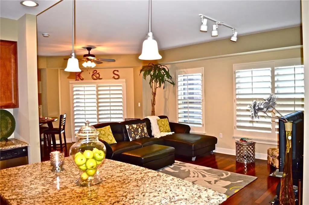 200 River Vista Drive Unit 238, Atlanta, Georgia 30339, 2 Bedrooms Bedrooms, ,2 BathroomsBathrooms,Residential,Sold,200 River Vista Drive Unit 238,5850084