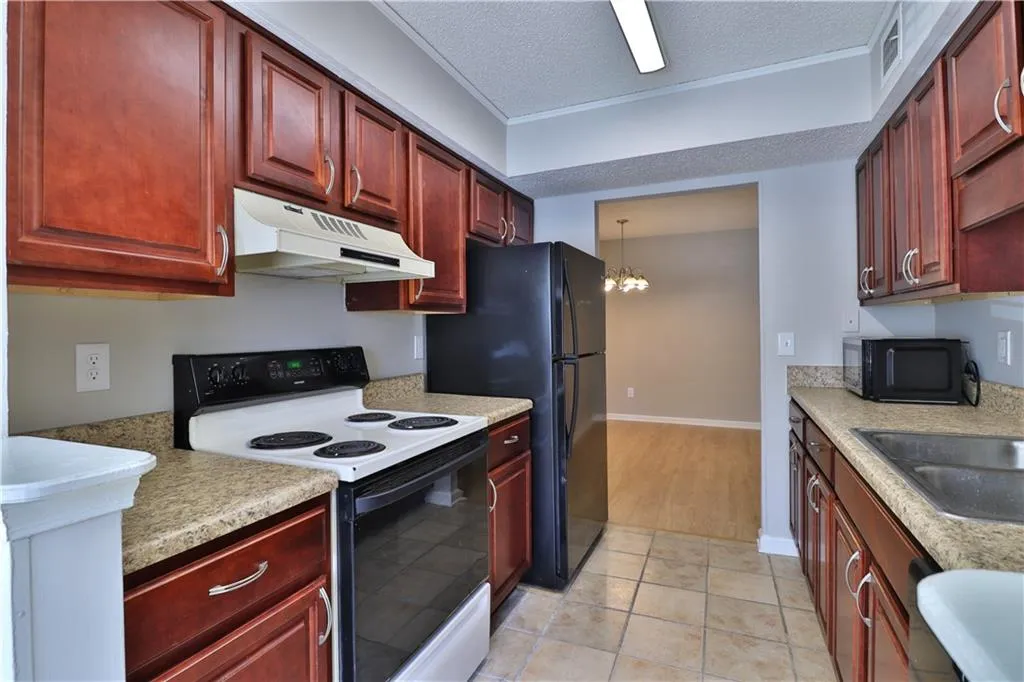 1412 Huntingdon Chase, Sandy Springs, Georgia 30350, 2 Bedrooms Bedrooms, ,2 BathroomsBathrooms,Residential,For Sale,1412 Huntingdon Chase,7709474