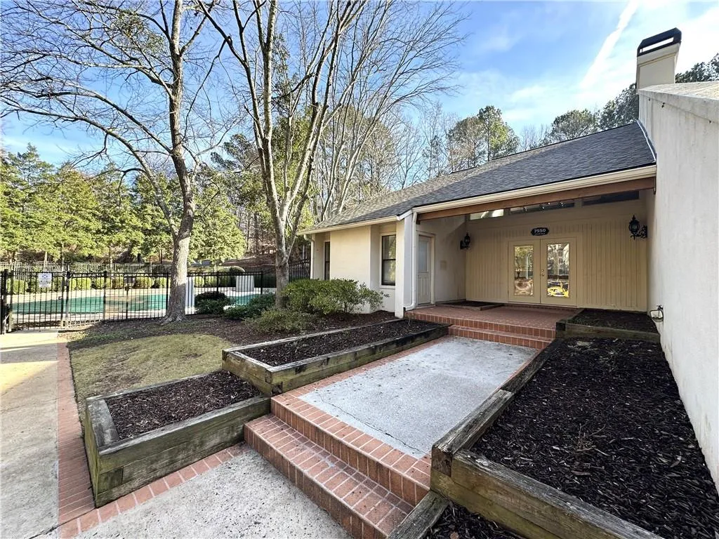 1412 Huntingdon Chase, Sandy Springs, Georgia 30350, 2 Bedrooms Bedrooms, ,2 BathroomsBathrooms,Residential,For Sale,1412 Huntingdon Chase,7709474