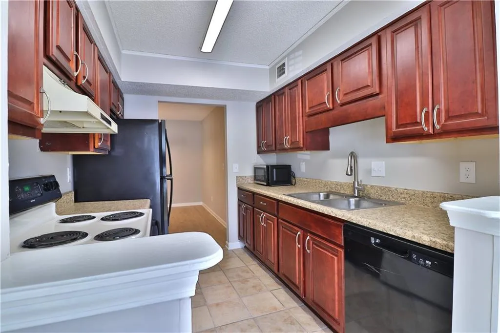 1412 Huntingdon Chase, Sandy Springs, Georgia 30350, 2 Bedrooms Bedrooms, ,2 BathroomsBathrooms,Residential,For Sale,1412 Huntingdon Chase,7709474