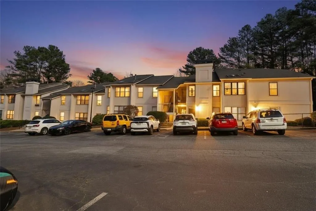 1412 Huntingdon Chase, Sandy Springs, Georgia 30350, 2 Bedrooms Bedrooms, ,2 BathroomsBathrooms,Residential,For Sale,1412 Huntingdon Chase,7709474