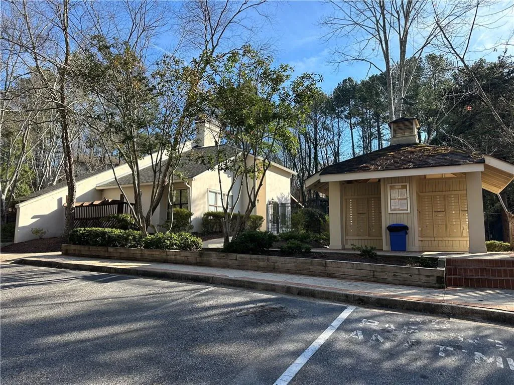 1412 Huntingdon Chase, Sandy Springs, Georgia 30350, 2 Bedrooms Bedrooms, ,2 BathroomsBathrooms,Residential,For Sale,1412 Huntingdon Chase,7709474