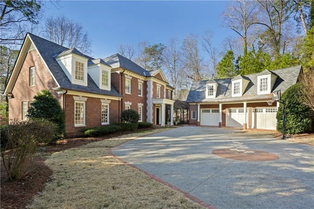 140 Jett Forest Court, Sandy Springs, Georgia 30327, 6 Bedrooms Bedrooms, ,5 BathroomsBathrooms,Residential,Sold,140 Jett Forest Court,6678021