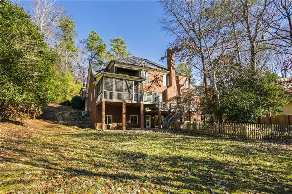140 Jett Forest Court, Sandy Springs, Georgia 30327, 6 Bedrooms Bedrooms, ,5 BathroomsBathrooms,Residential,Sold,140 Jett Forest Court,6678021