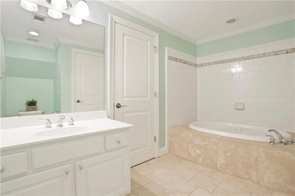 140 Jett Forest Court, Sandy Springs, Georgia 30327, 6 Bedrooms Bedrooms, ,5 BathroomsBathrooms,Residential,Sold,140 Jett Forest Court,6678021