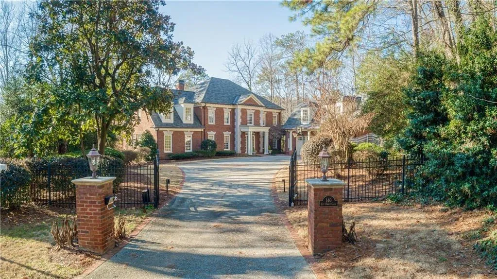 140 Jett Forest Court, Sandy Springs, Georgia 30327, 6 Bedrooms Bedrooms, ,5 BathroomsBathrooms,Residential,Sold,140 Jett Forest Court,6678021
