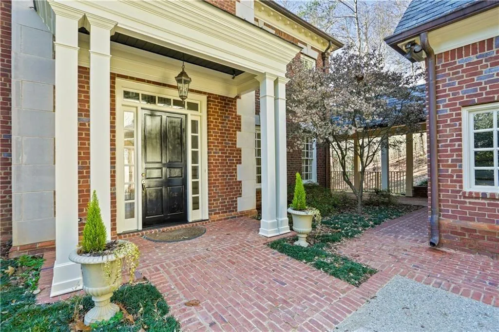 140 Jett Forest Court, Sandy Springs, Georgia 30327, 6 Bedrooms Bedrooms, ,5 BathroomsBathrooms,Residential,Sold,140 Jett Forest Court,6678021
