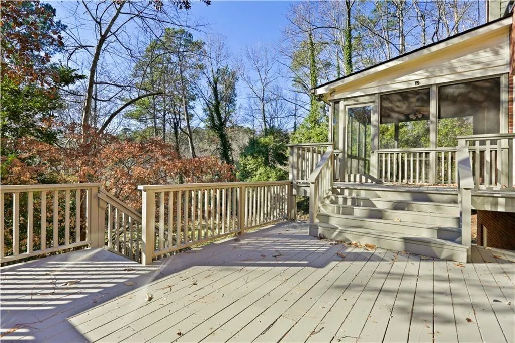 140 Jett Forest Court, Sandy Springs, Georgia 30327, 6 Bedrooms Bedrooms, ,5 BathroomsBathrooms,Residential,Sold,140 Jett Forest Court,6678021