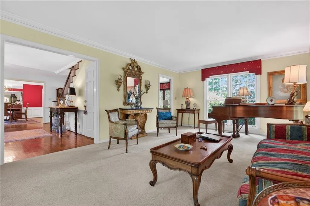 Sandy Springs, Georgia 30328, 5 Bedrooms Bedrooms, ,3 BathroomsBathrooms,Residential,For Sale,7761056
