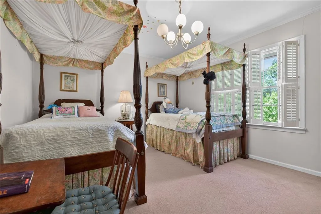 Sandy Springs, Georgia 30328, 5 Bedrooms Bedrooms, ,3 BathroomsBathrooms,Residential,For Sale,7761056