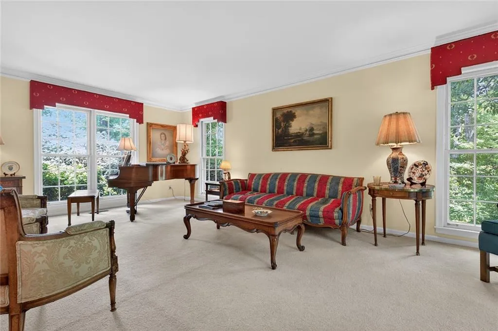 Sandy Springs, Georgia 30328, 5 Bedrooms Bedrooms, ,3 BathroomsBathrooms,Residential,For Sale,7761056