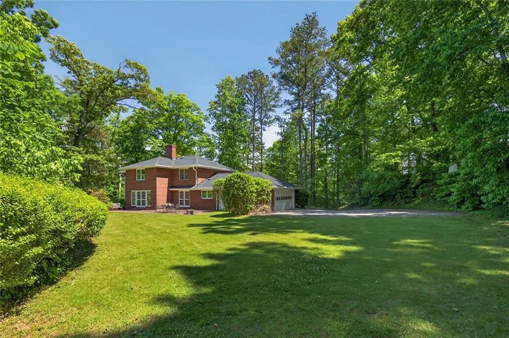 Sandy Springs, Georgia 30328, 5 Bedrooms Bedrooms, ,3 BathroomsBathrooms,Residential,For Sale,7761056