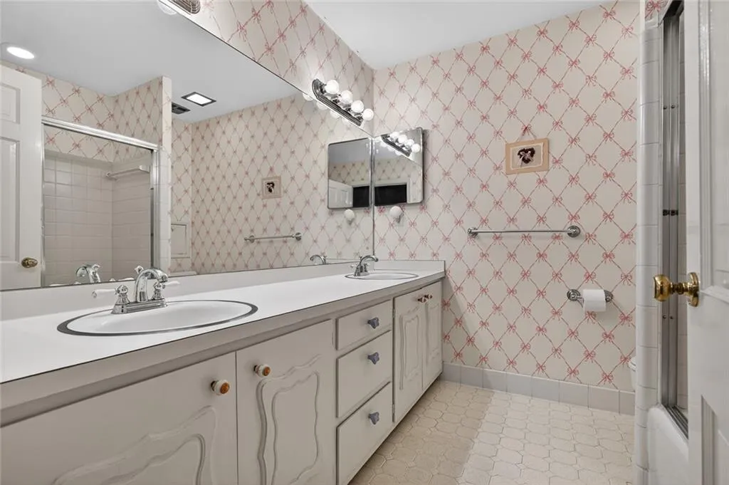Sandy Springs, Georgia 30328, 5 Bedrooms Bedrooms, ,3 BathroomsBathrooms,Residential,For Sale,7761056