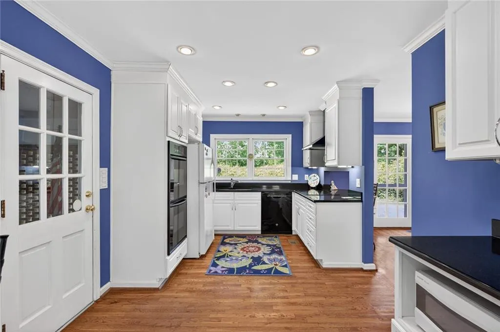 Sandy Springs, Georgia 30328, 5 Bedrooms Bedrooms, ,3 BathroomsBathrooms,Residential,For Sale,7761056