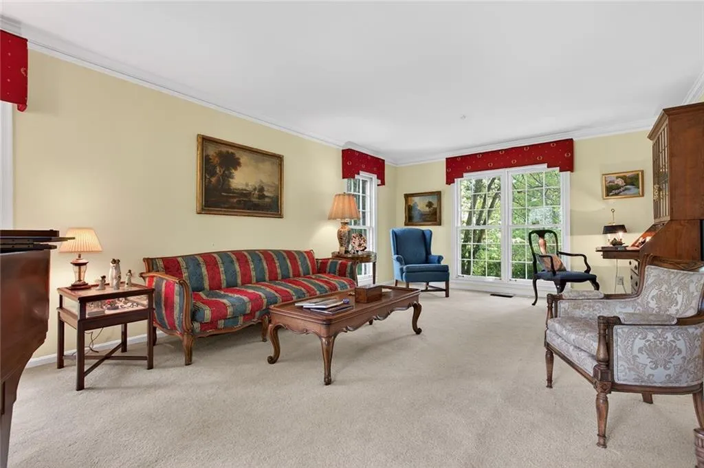 Sandy Springs, Georgia 30328, 5 Bedrooms Bedrooms, ,3 BathroomsBathrooms,Residential,For Sale,7761056