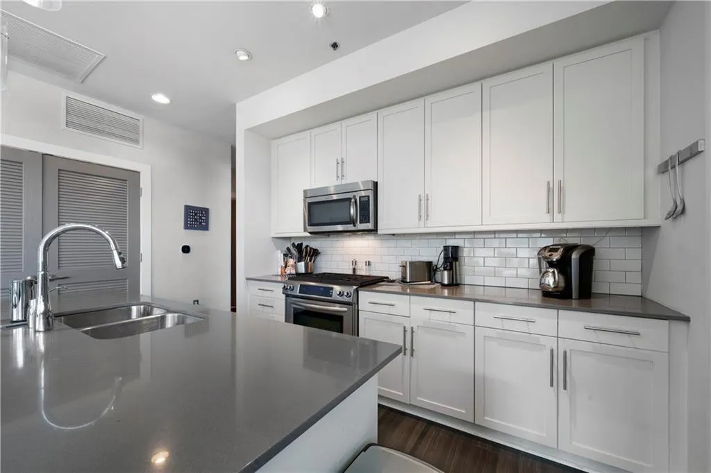 1100 Howell Mill Road Nw Unit 708, Atlanta, Georgia 30318, 2 Bedrooms Bedrooms, ,2 BathroomsBathrooms,Residential,For Sale,1100 Howell Mill Road Nw Unit 708,7529349