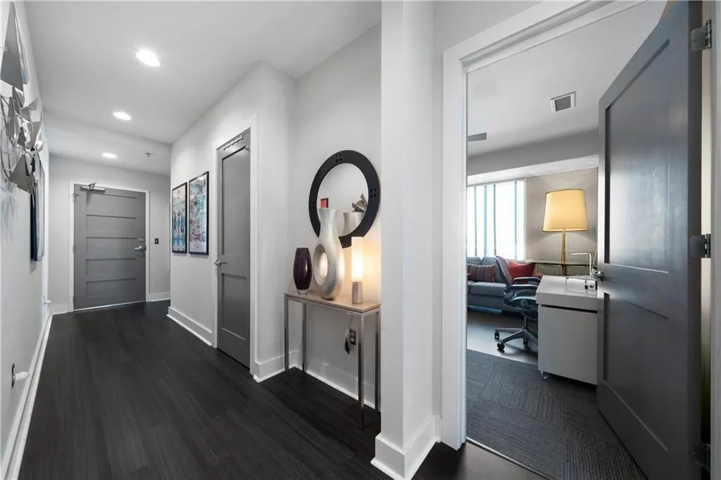 1100 Howell Mill Road Nw Unit 708, Atlanta, Georgia 30318, 2 Bedrooms Bedrooms, ,2 BathroomsBathrooms,Residential,For Sale,1100 Howell Mill Road Nw Unit 708,7529349