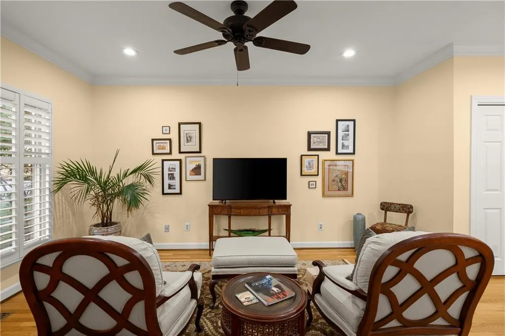 40 Ivy Chase Ne, Atlanta, Georgia 30342, 3 Bedrooms Bedrooms, ,2 BathroomsBathrooms,Residential,For Sale,40 Ivy Chase Ne,7578326
