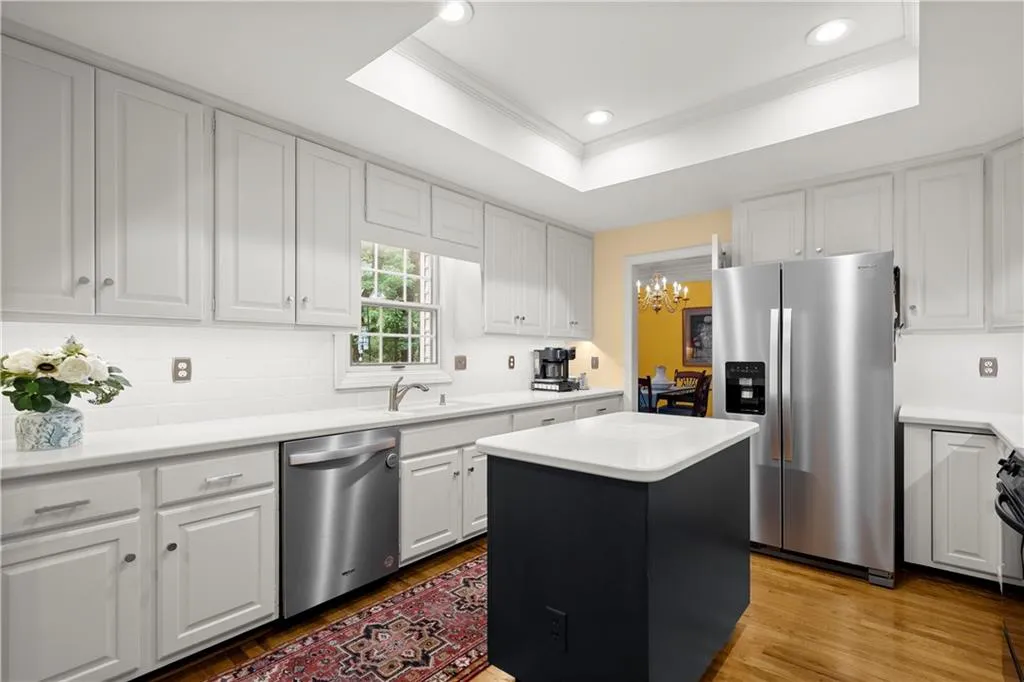 40 Ivy Chase Ne, Atlanta, Georgia 30342, 3 Bedrooms Bedrooms, ,2 BathroomsBathrooms,Residential,For Sale,40 Ivy Chase Ne,7578326
