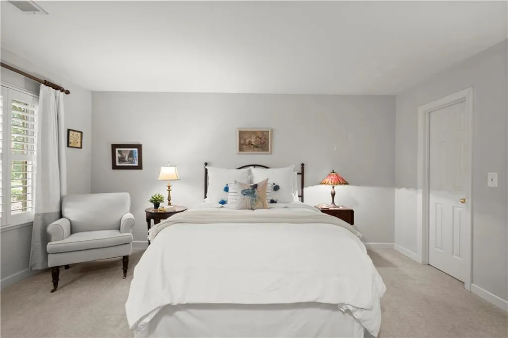 40 Ivy Chase Ne, Atlanta, Georgia 30342, 3 Bedrooms Bedrooms, ,2 BathroomsBathrooms,Residential,For Sale,40 Ivy Chase Ne,7578326