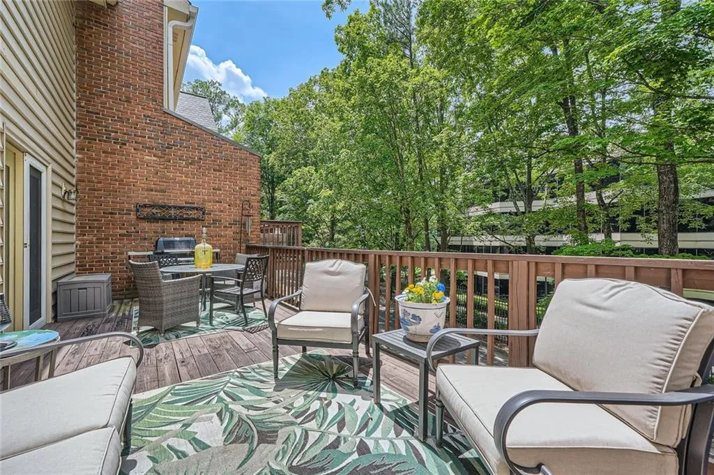 40 Ivy Chase Ne, Atlanta, Georgia 30342, 3 Bedrooms Bedrooms, ,2 BathroomsBathrooms,Residential,For Sale,40 Ivy Chase Ne,7578326