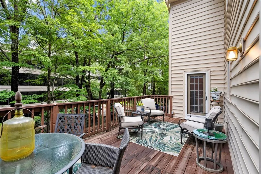40 Ivy Chase Ne, Atlanta, Georgia 30342, 3 Bedrooms Bedrooms, ,2 BathroomsBathrooms,Residential,For Sale,40 Ivy Chase Ne,7578326