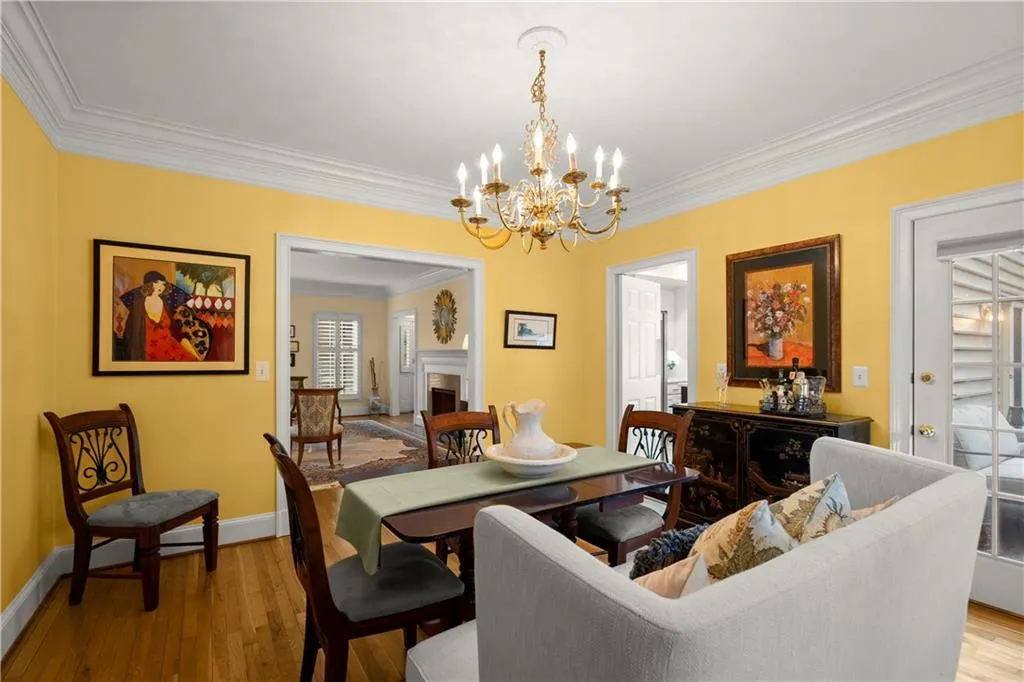 40 Ivy Chase Ne, Atlanta, Georgia 30342, 3 Bedrooms Bedrooms, ,2 BathroomsBathrooms,Residential,For Sale,40 Ivy Chase Ne,7578326