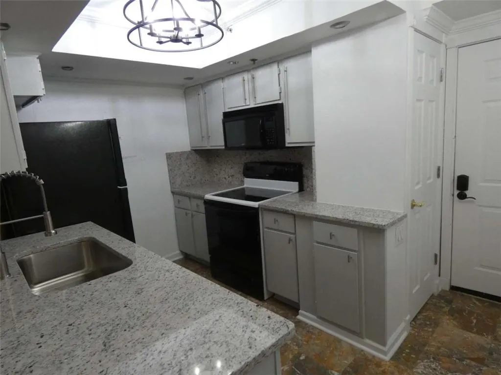 795 Hammond Drive, Atlanta, Georgia 30328, 1 Bedroom Bedrooms, ,1 BathroomBathrooms,Residential,For Sale,795 Hammond Drive,7632329
