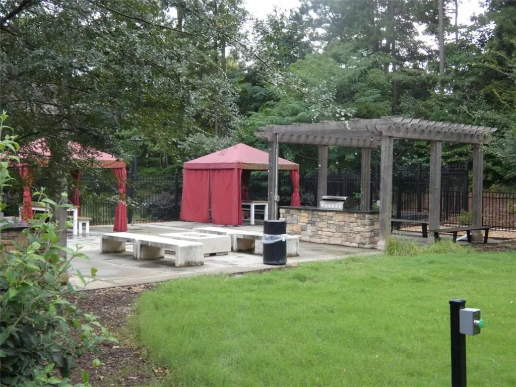 795 Hammond Drive, Atlanta, Georgia 30328, 1 Bedroom Bedrooms, ,1 BathroomBathrooms,Residential,For Sale,795 Hammond Drive,7632329