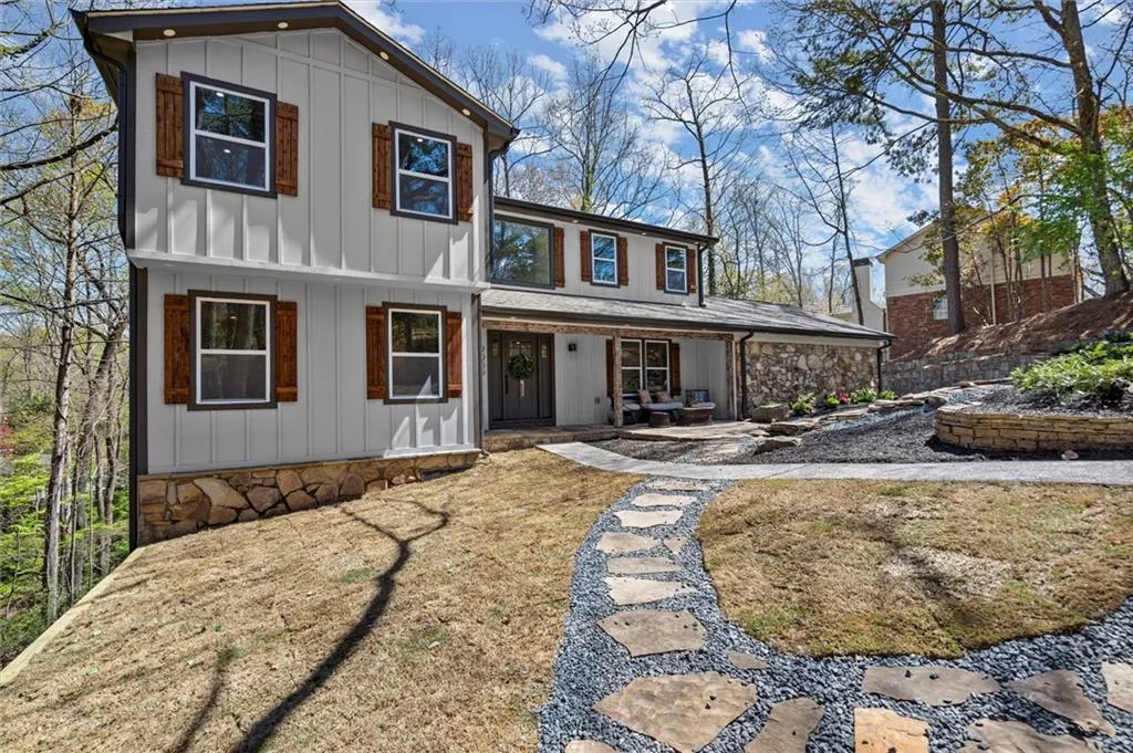 7055 Hunters Branch Drive, Atlanta, Georgia 30328, 6 Bedrooms Bedrooms, ,5 BathroomsBathrooms,Residential,Sold,7055 Hunters Branch Drive,7542957