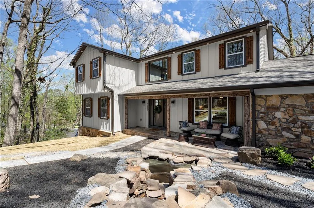 7055 Hunters Branch Drive, Atlanta, Georgia 30328, 6 Bedrooms Bedrooms, ,5 BathroomsBathrooms,Residential,Sold,7055 Hunters Branch Drive,7542957